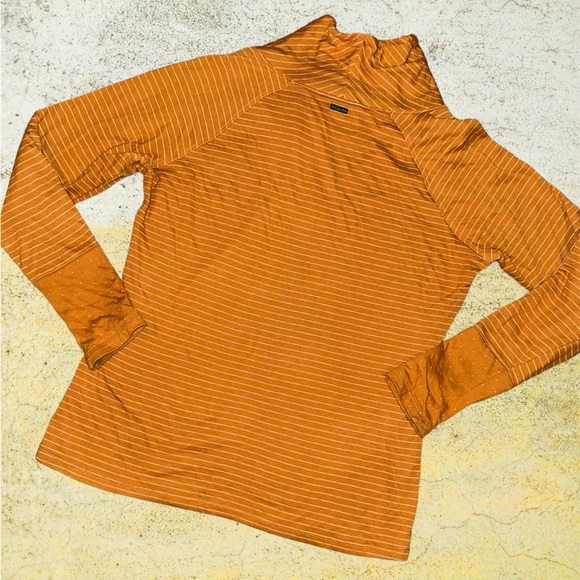 Woman’s Columbia Cowll Neck Top - Picture 2 of 11